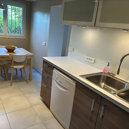 Vakantiehuis De Charme 6 Pieces Avec Vue Sur Les Hauteurs De