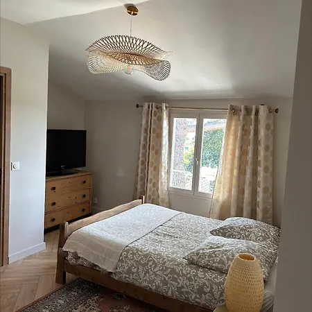 Vakantiehuis De Charme 6 Pieces Avec Vue Sur Les Hauteurs De
