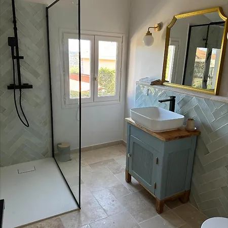 De Charme 6 Pièces Avec Vue Sur Les Hauteurs De