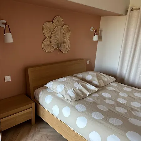 Holiday home De Charme 6 Pieces Avec Vue Sur Les Hauteurs De