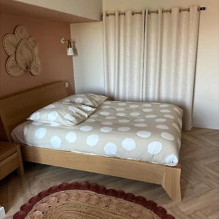Holiday home De Charme 6 Pieces Avec Vue Sur Les Hauteurs De *