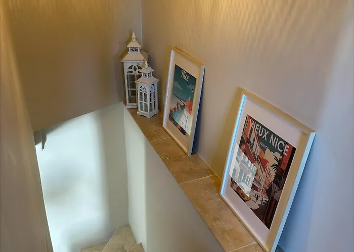 De Charme 6 Pieces Avec Vue Sur Les Hauteurs De