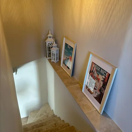 De Charme 6 Pieces Avec Vue Sur Les Hauteurs De